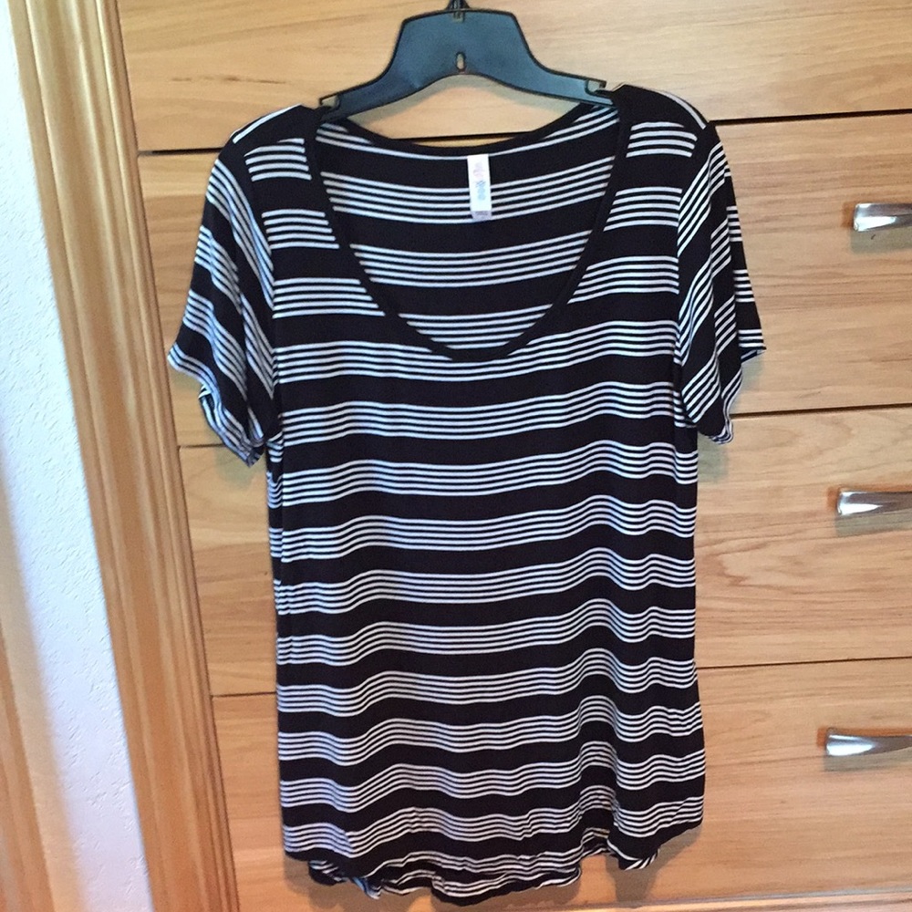 LuLaRoe Classic T